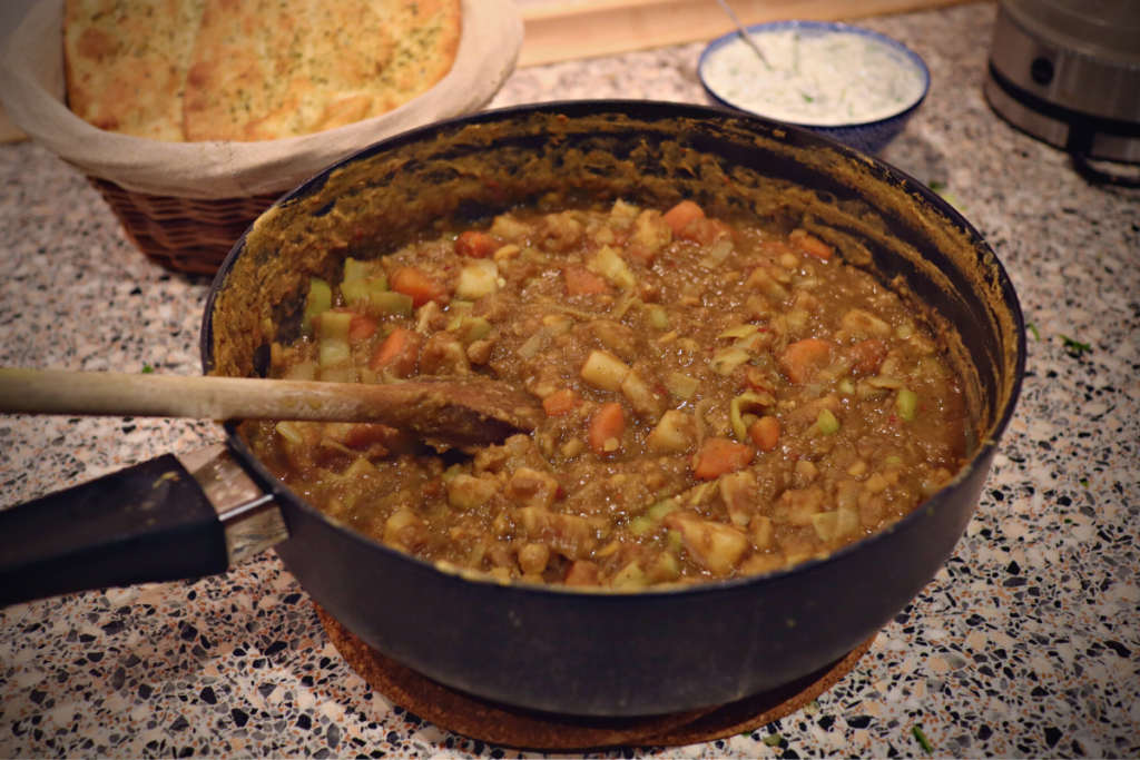 Nordisk curry med raita - servering
